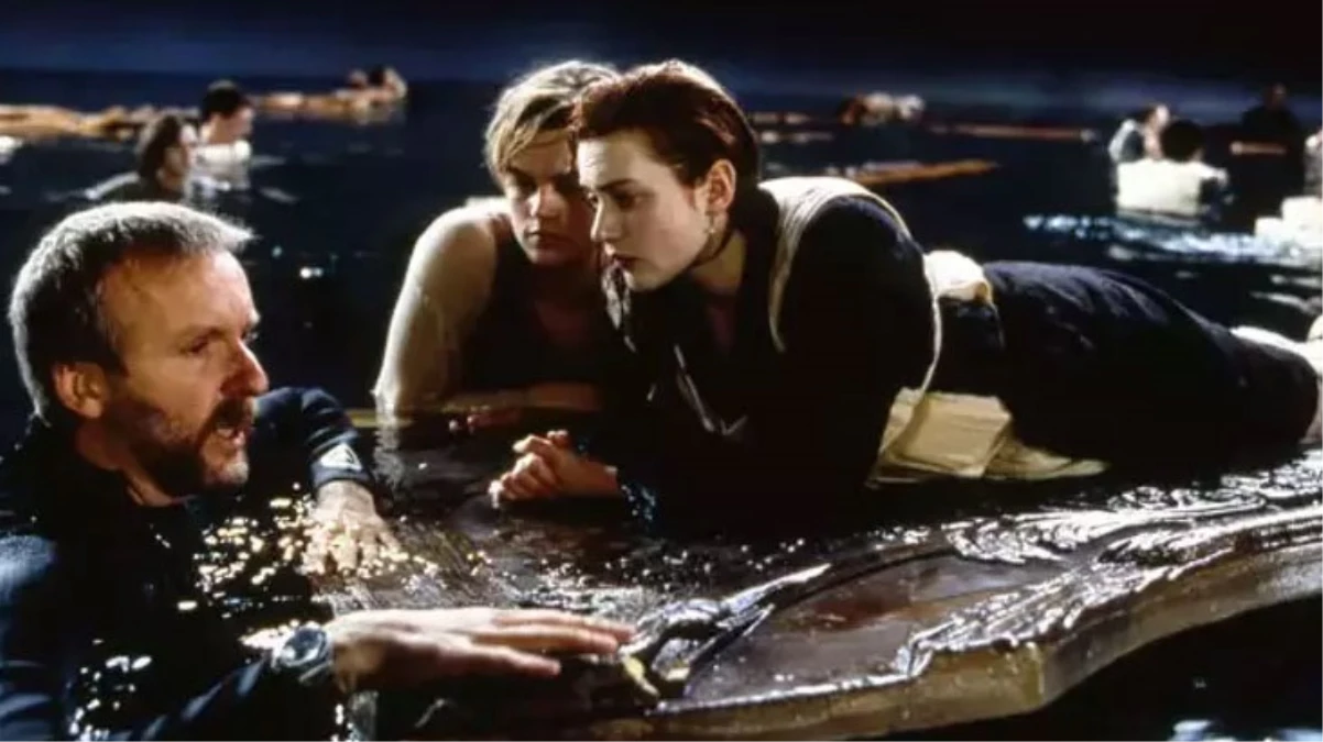 Titanic filmininde Rose’un hayatını kurtaran ikonik tahta kapı, 718 bin dolara satıldı