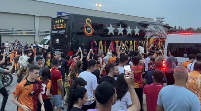 Galatasaray’a Adana’da coşkulu karşılama!
